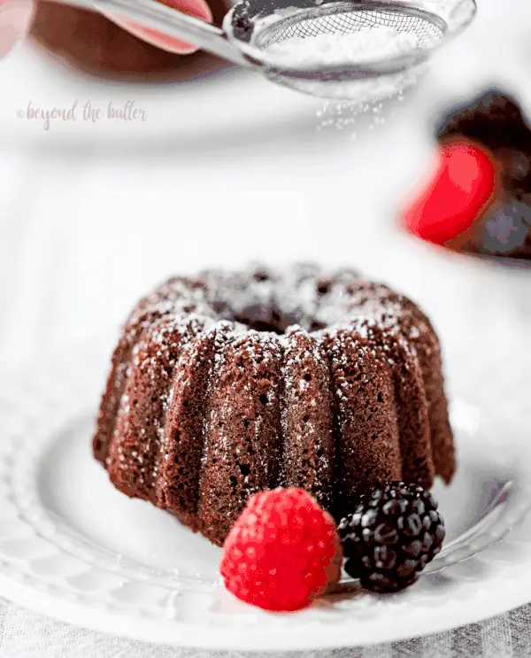 @thecuriouschickpea before and after of molten chocolate cakes